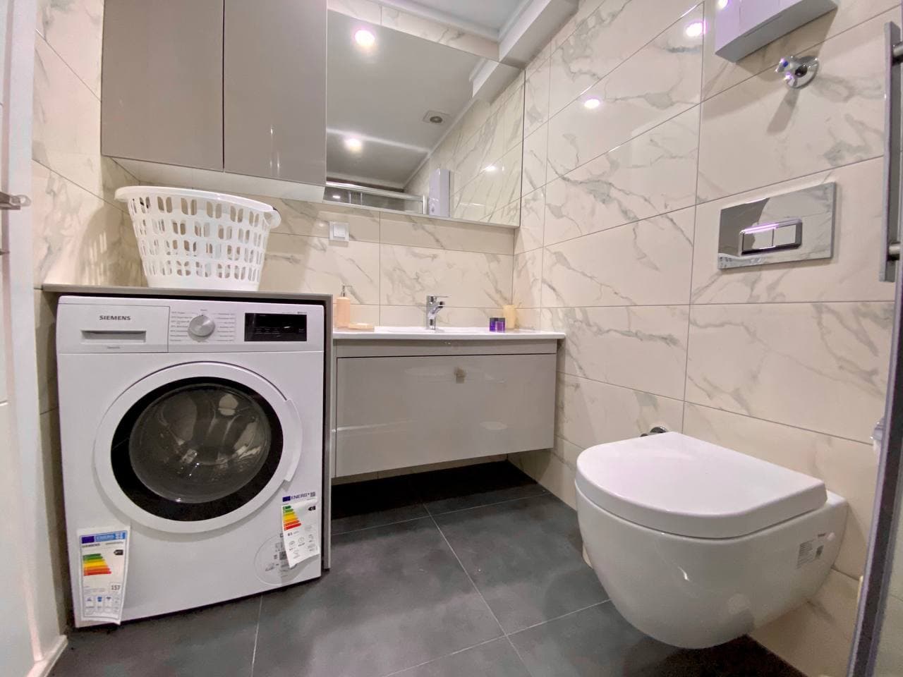 N°42 - Salam Résidence - T2 Design Moderne - Incroyable Vue Mer et Mosquée